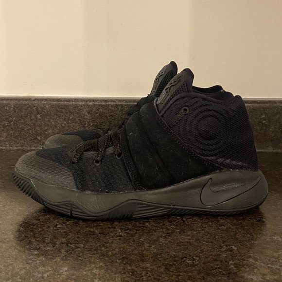 Nike Kyrie 2 'Triple Black' - Size 5Y - Picture 4 of 11